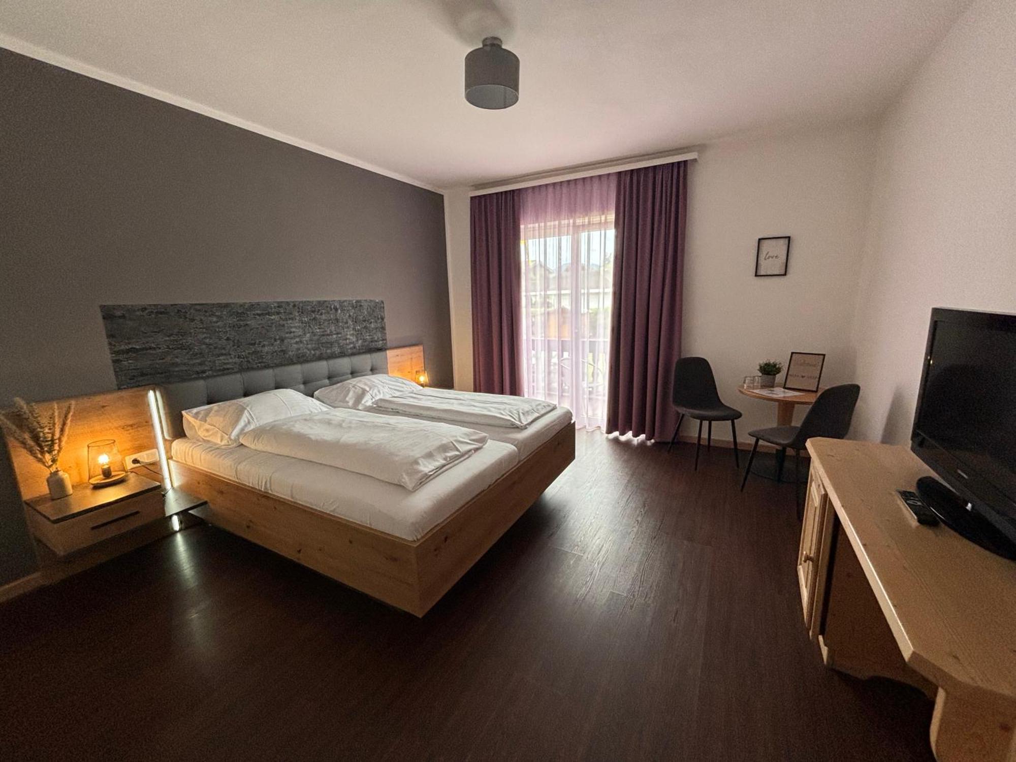 Pension Hoogerland Velden am Woerthersee Exterior photo